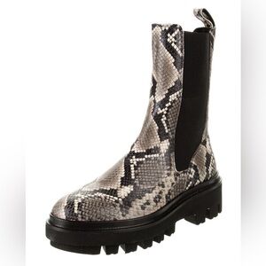 Embossed Leather Animal Print Chelsea Boots
Women's Size: 10 | US10, IT40